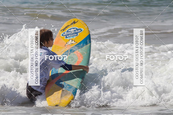 Buy your photos of the eventCampeonato da Escola Municipal de Surf de Maca on Fotop