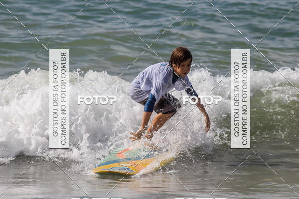 Buy your photos of the eventCampeonato da Escola Municipal de Surf de Maca on Fotop