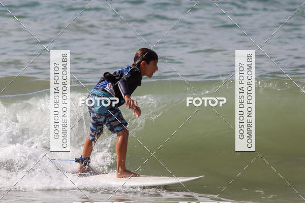 Buy your photos of the eventCampeonato da Escola Municipal de Surf de Maca on Fotop
