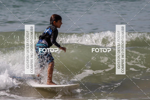 Buy your photos of the eventCampeonato da Escola Municipal de Surf de Maca on Fotop