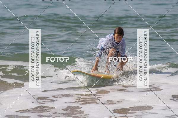 Buy your photos of the eventCampeonato da Escola Municipal de Surf de Maca on Fotop