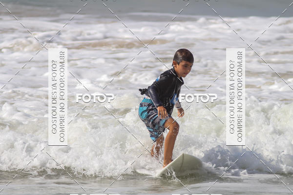 Buy your photos of the eventCampeonato da Escola Municipal de Surf de Maca on Fotop