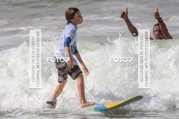 Buy your photos of the eventCampeonato da Escola Municipal de Surf de Maca on Fotop