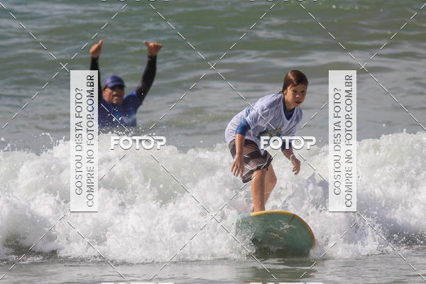 Buy your photos of the eventCampeonato da Escola Municipal de Surf de Maca on Fotop