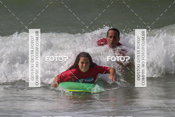 Buy your photos of the eventCampeonato da Escola Municipal de Surf de Maca on Fotop