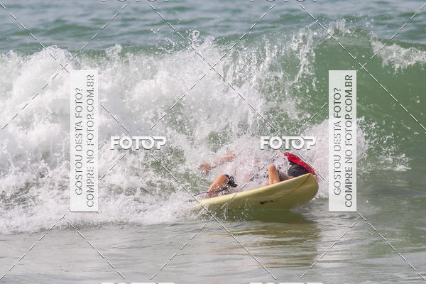 Buy your photos of the eventCampeonato da Escola Municipal de Surf de Maca on Fotop