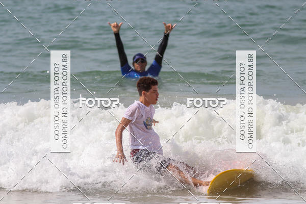 Buy your photos of the eventCampeonato da Escola Municipal de Surf de Maca on Fotop