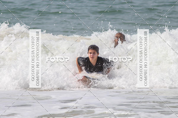 Buy your photos of the eventCampeonato da Escola Municipal de Surf de Maca on Fotop
