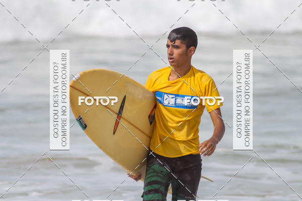 Buy your photos of the eventCampeonato da Escola Municipal de Surf de Maca on Fotop