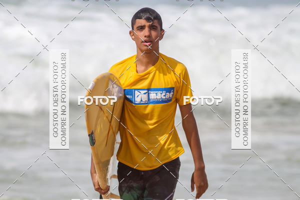 Buy your photos of the eventCampeonato da Escola Municipal de Surf de Maca on Fotop