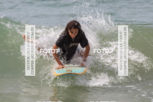 Buy your photos of the eventCampeonato da Escola Municipal de Surf de Maca on Fotop