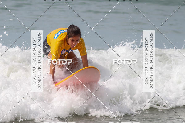 Buy your photos of the eventCampeonato da Escola Municipal de Surf de Maca on Fotop