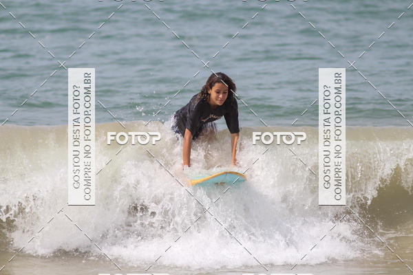 Buy your photos of the eventCampeonato da Escola Municipal de Surf de Maca on Fotop
