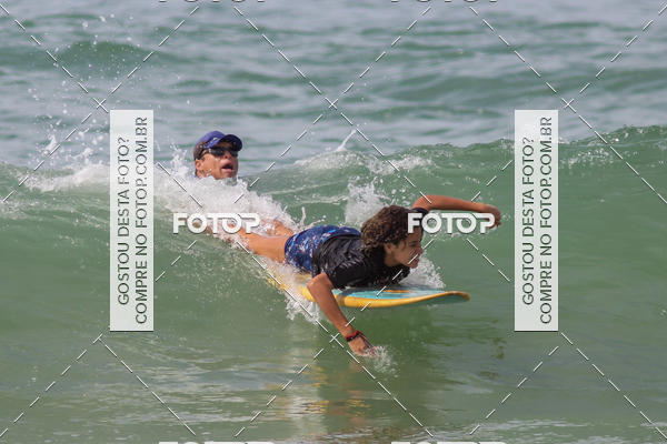 Buy your photos of the eventCampeonato da Escola Municipal de Surf de Maca on Fotop
