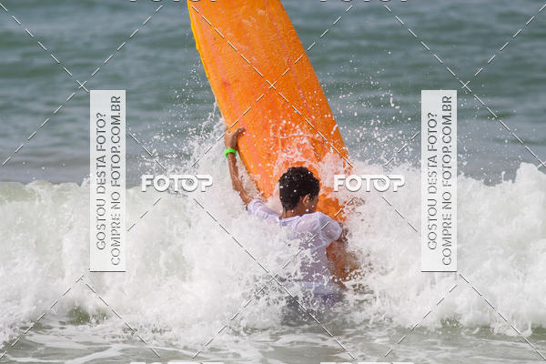 Buy your photos of the eventCampeonato da Escola Municipal de Surf de Maca on Fotop