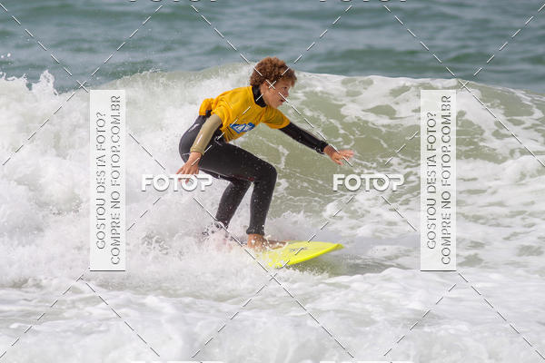 Buy your photos of the eventCampeonato da Escola Municipal de Surf de Maca on Fotop