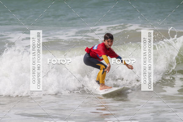 Buy your photos of the eventCampeonato da Escola Municipal de Surf de Maca on Fotop