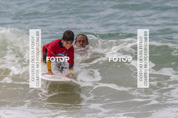 Buy your photos of the eventCampeonato da Escola Municipal de Surf de Maca on Fotop