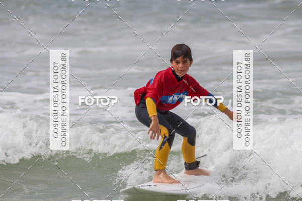 Buy your photos of the eventCampeonato da Escola Municipal de Surf de Maca on Fotop