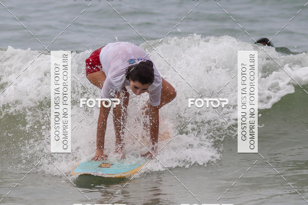 Buy your photos of the eventCampeonato da Escola Municipal de Surf de Maca on Fotop