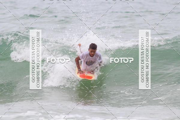 Buy your photos of the eventCampeonato da Escola Municipal de Surf de Maca on Fotop