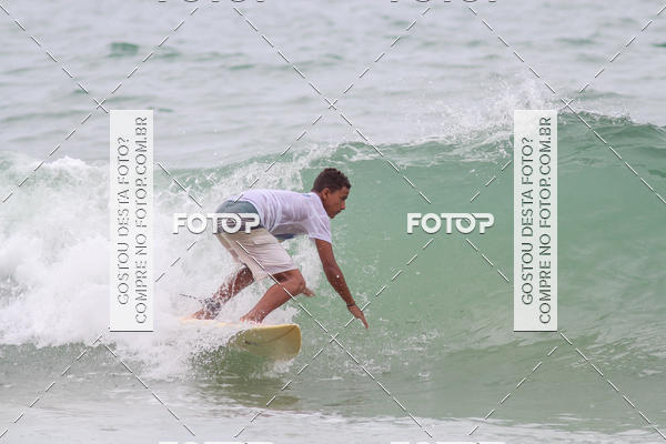 Buy your photos of the eventCampeonato da Escola Municipal de Surf de Maca on Fotop