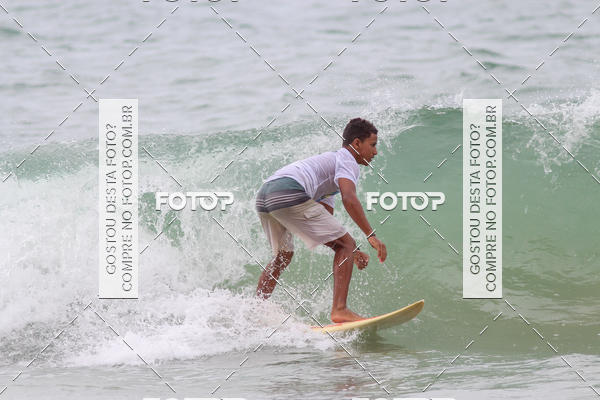 Buy your photos of the eventCampeonato da Escola Municipal de Surf de Maca on Fotop