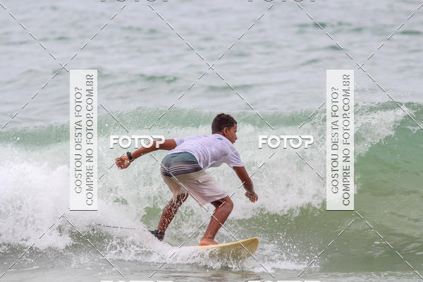Buy your photos of the eventCampeonato da Escola Municipal de Surf de Maca on Fotop