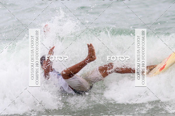 Buy your photos of the eventCampeonato da Escola Municipal de Surf de Maca on Fotop