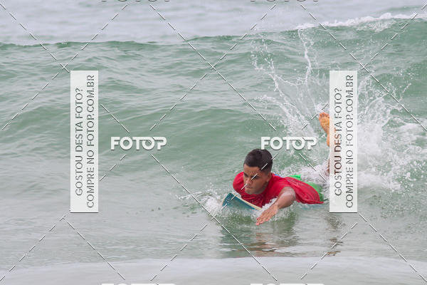 Buy your photos of the eventCampeonato da Escola Municipal de Surf de Maca on Fotop