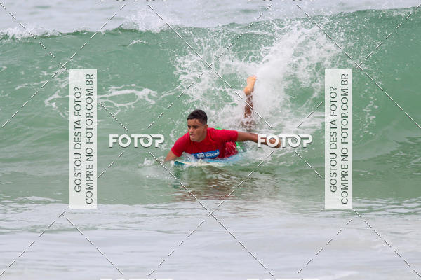 Buy your photos of the eventCampeonato da Escola Municipal de Surf de Maca on Fotop