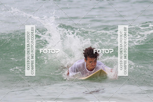 Buy your photos of the eventCampeonato da Escola Municipal de Surf de Maca on Fotop