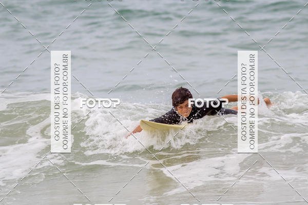 Buy your photos of the eventCampeonato da Escola Municipal de Surf de Maca on Fotop