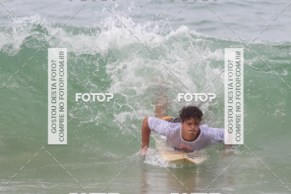 Buy your photos of the eventCampeonato da Escola Municipal de Surf de Maca on Fotop