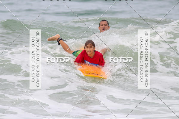 Buy your photos of the eventCampeonato da Escola Municipal de Surf de Maca on Fotop