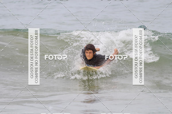 Buy your photos of the eventCampeonato da Escola Municipal de Surf de Maca on Fotop
