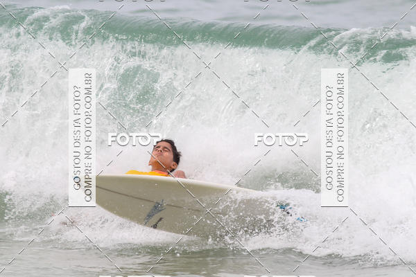 Buy your photos of the eventCampeonato da Escola Municipal de Surf de Maca on Fotop