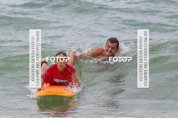 Buy your photos of the eventCampeonato da Escola Municipal de Surf de Maca on Fotop