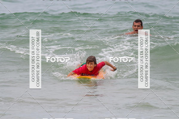 Buy your photos of the eventCampeonato da Escola Municipal de Surf de Maca on Fotop