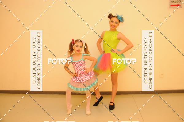 Buy your photos of the eventEspetculo de Dana Studio V on Fotop