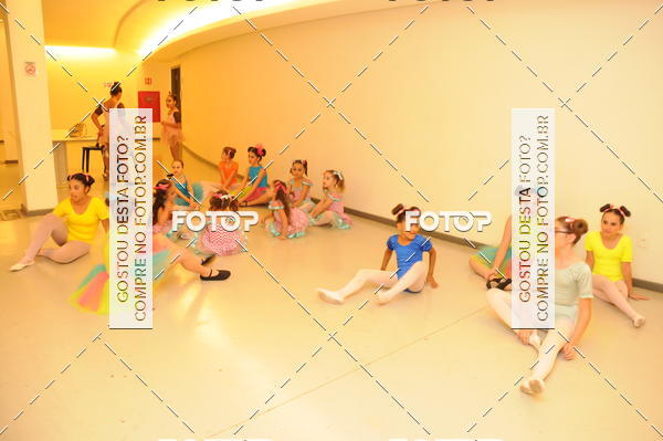 Buy your photos of the eventEspetculo de Dana Studio V on Fotop