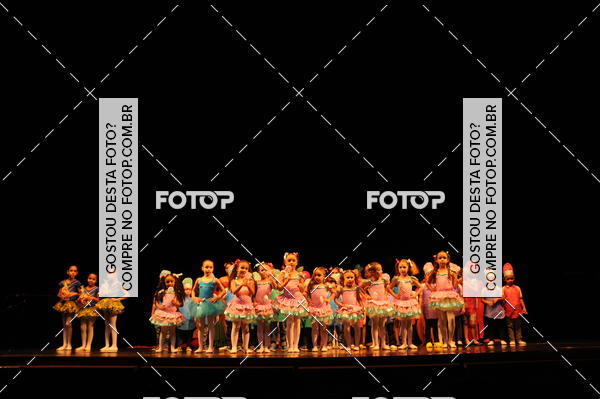 Buy your photos of the eventEspetculo de Dana Studio V on Fotop