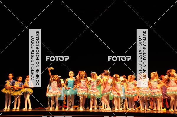 Buy your photos of the eventEspetculo de Dana Studio V on Fotop