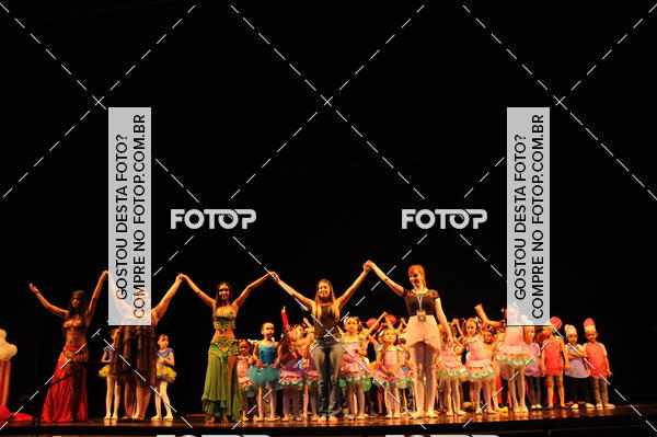 Buy your photos of the eventEspetculo de Dana Studio V on Fotop