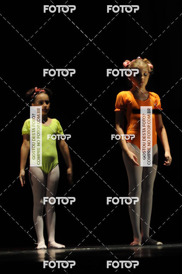 Buy your photos of the eventEspetculo de Dana Studio V on Fotop