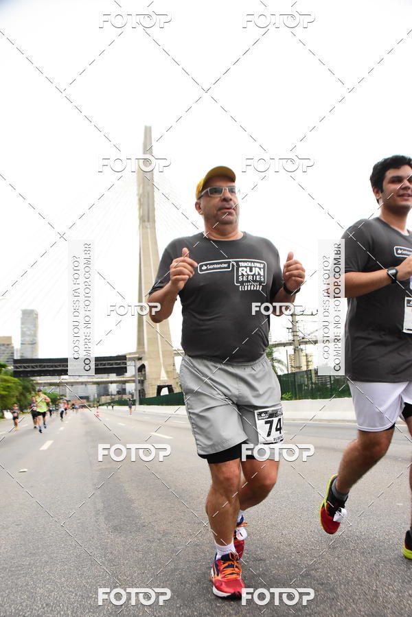 Buy your photos of the eventSantander Track & Field Run Series - Shopping Eldorado on Fotop