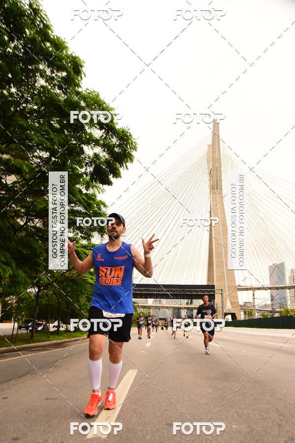 Buy your photos of the eventSantander Track & Field Run Series - Shopping Eldorado on Fotop