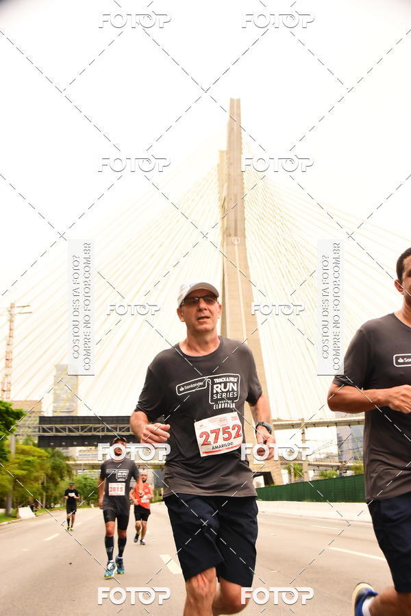 Buy your photos of the eventSantander Track & Field Run Series - Shopping Eldorado on Fotop