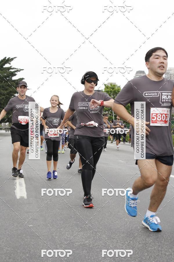 Buy your photos of the eventSantander Track & Field Run Series - Shopping Eldorado on Fotop