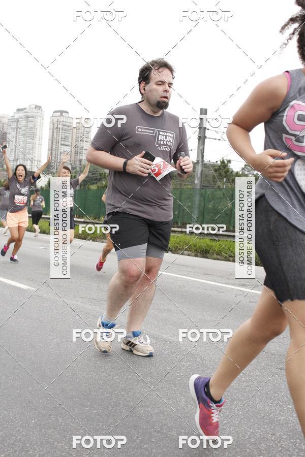 Buy your photos of the eventSantander Track & Field Run Series - Shopping Eldorado on Fotop